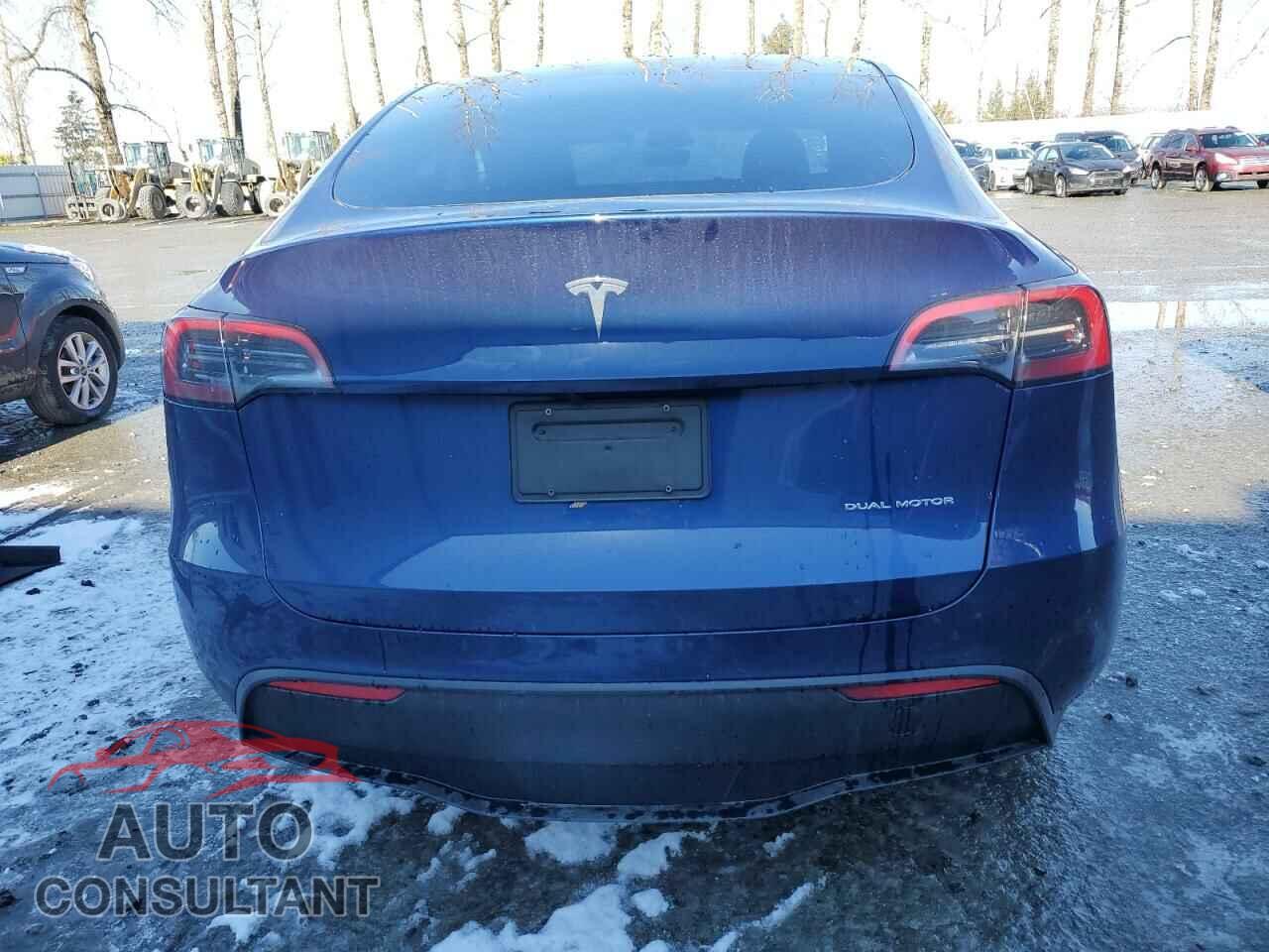 TESLA MODEL Y 2024 - 7SAYGAEE2RF981359
