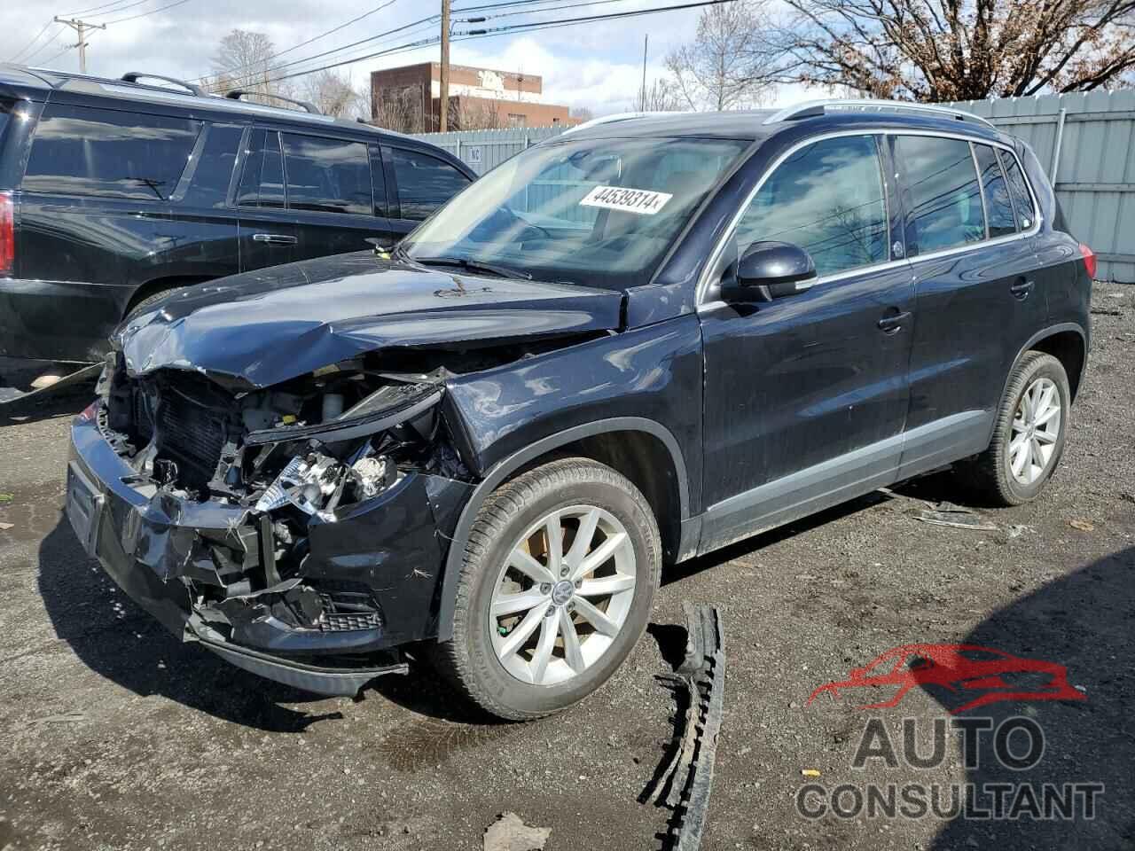 VOLKSWAGEN TIGUAN 2017 - WVGSV7AX5HW502831