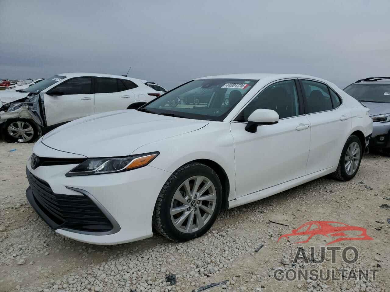 TOYOTA CAMRY 2021 - 4T1C11AK5MU517529