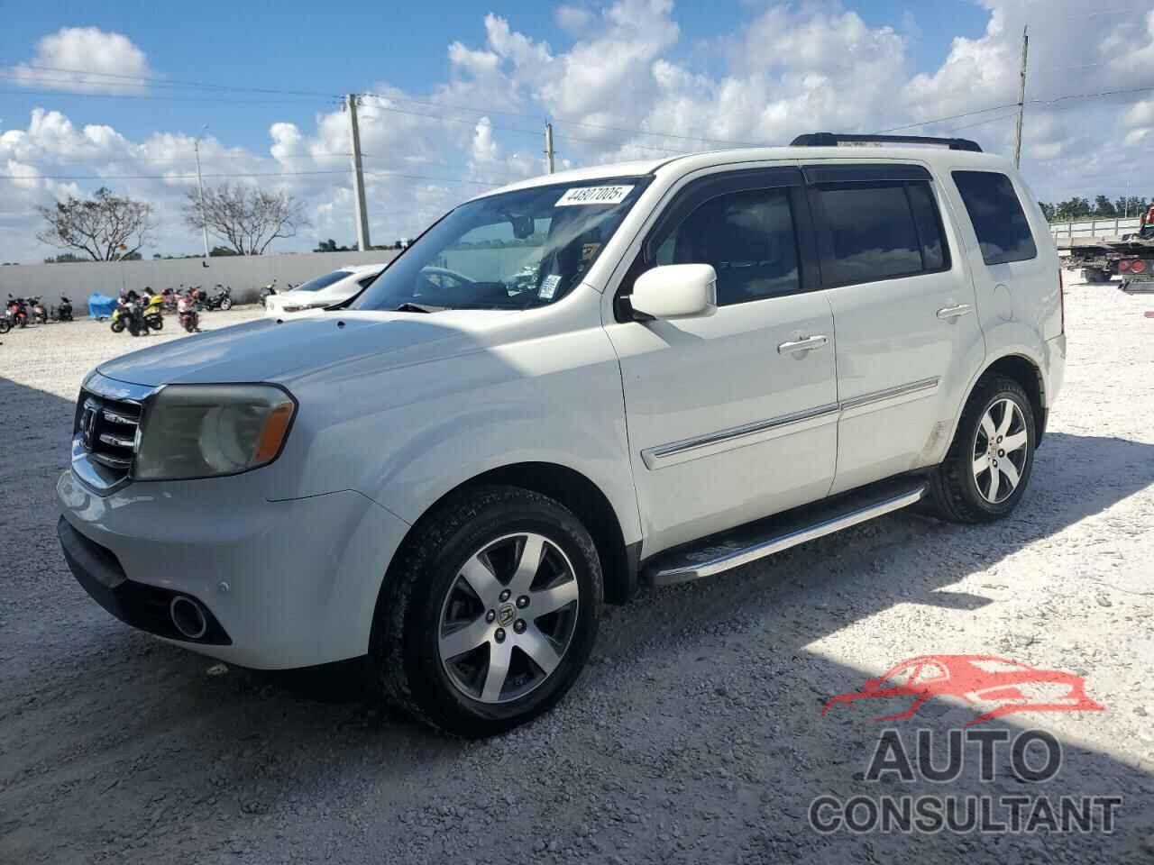 HONDA PILOT 2013 - 5FNYF3H96DB008519