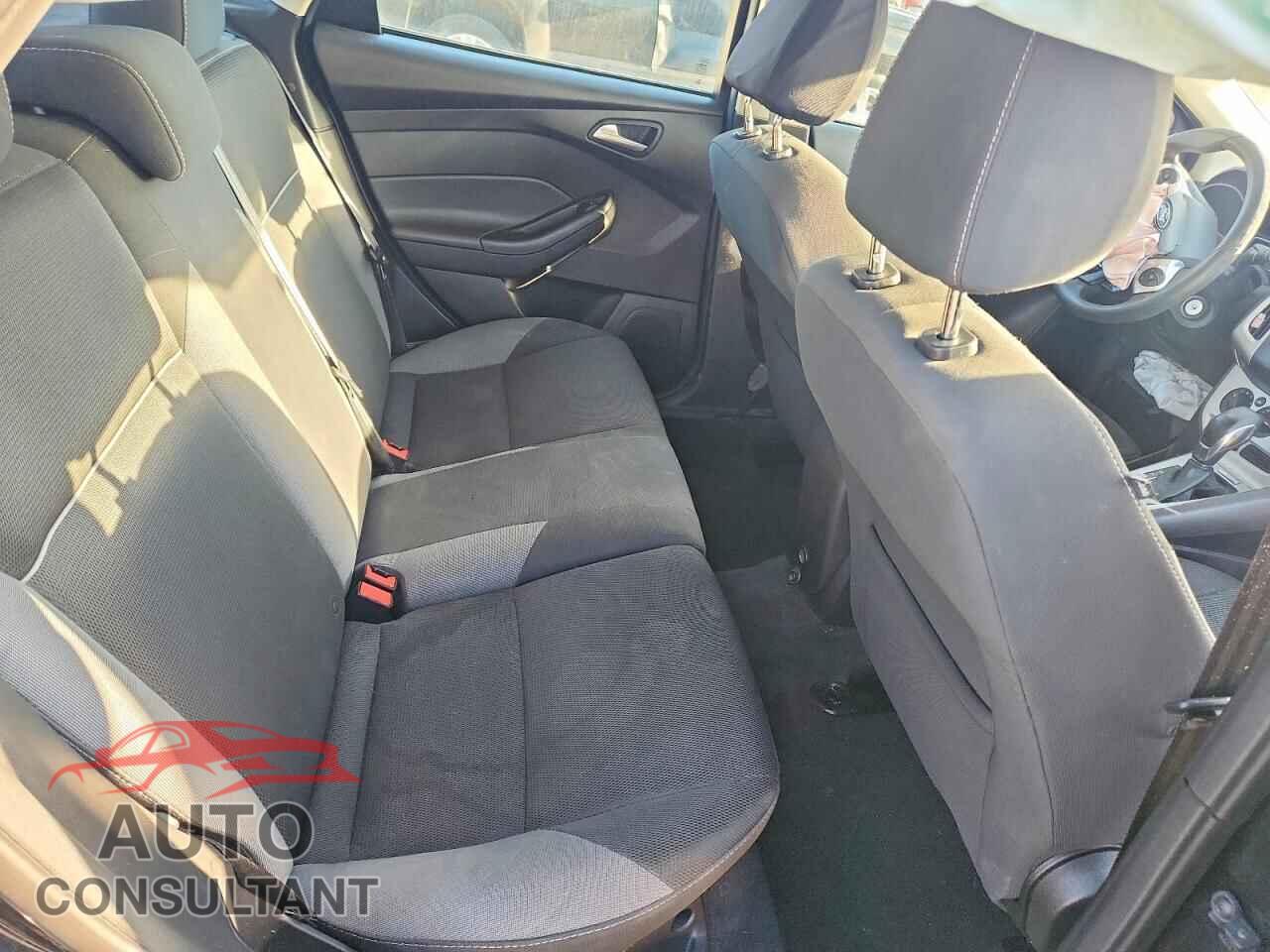FORD FOCUS 2013 - 1FADP3K2XDL144047