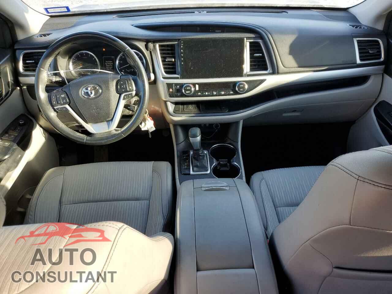 TOYOTA HIGHLANDER 2018 - 5TDZZRFH8JS248767