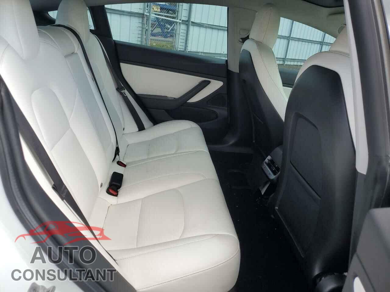 TESLA MODEL 3 2019 - 5YJ3E1EA6KF407654