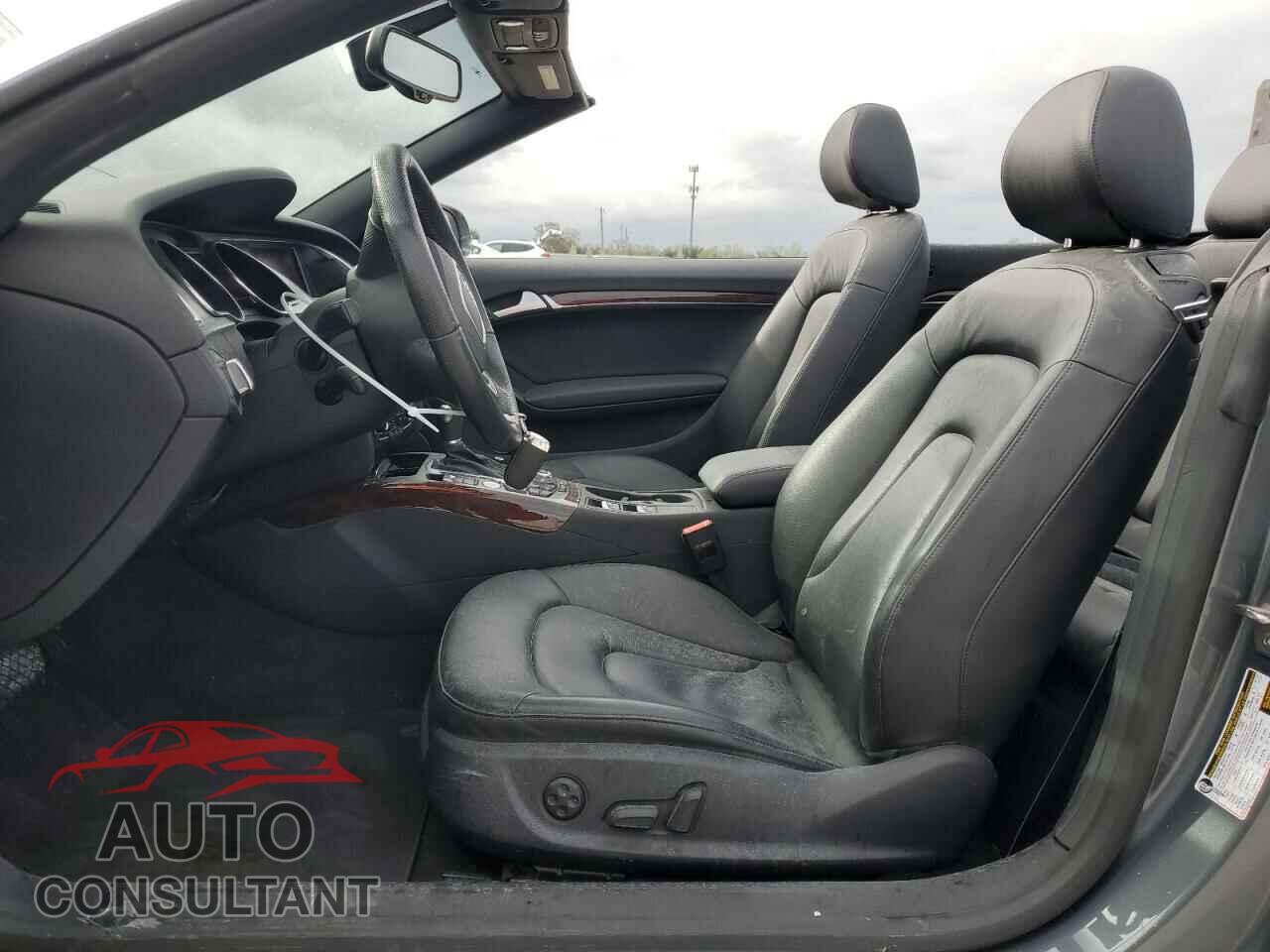 AUDI A5 2012 - WAULFAFH8CN000802