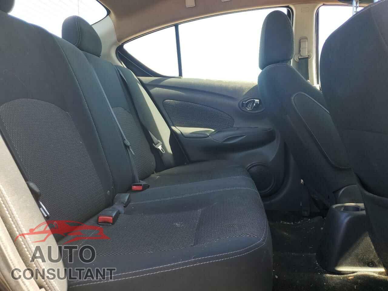 NISSAN VERSA 2017 - 3N1CN7AP3HL802336
