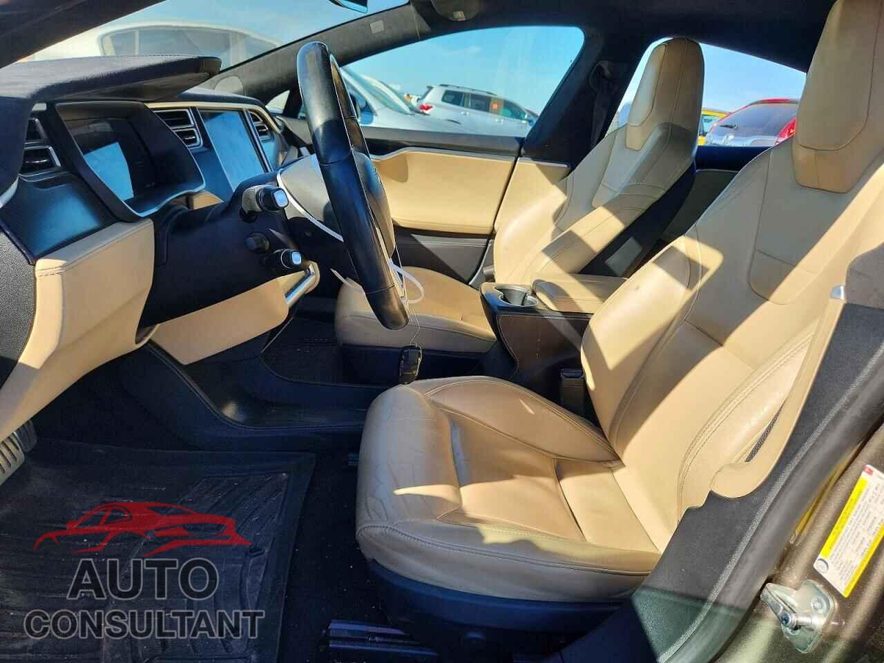 TESLA MODEL S 2015 - 5YJSA1E40FF114985