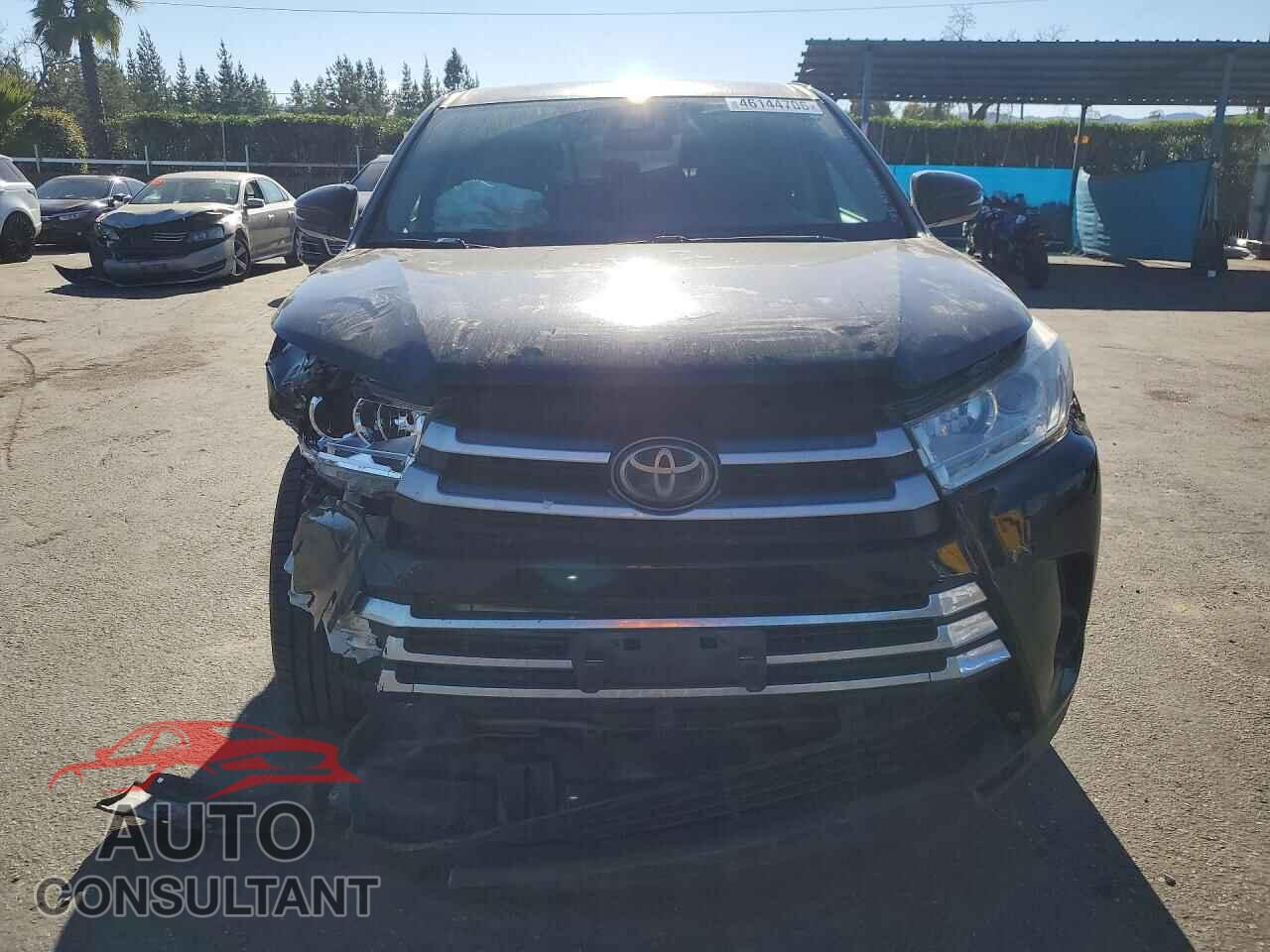 TOYOTA HIGHLANDER 2018 - 5TDZZRFH2JS244701