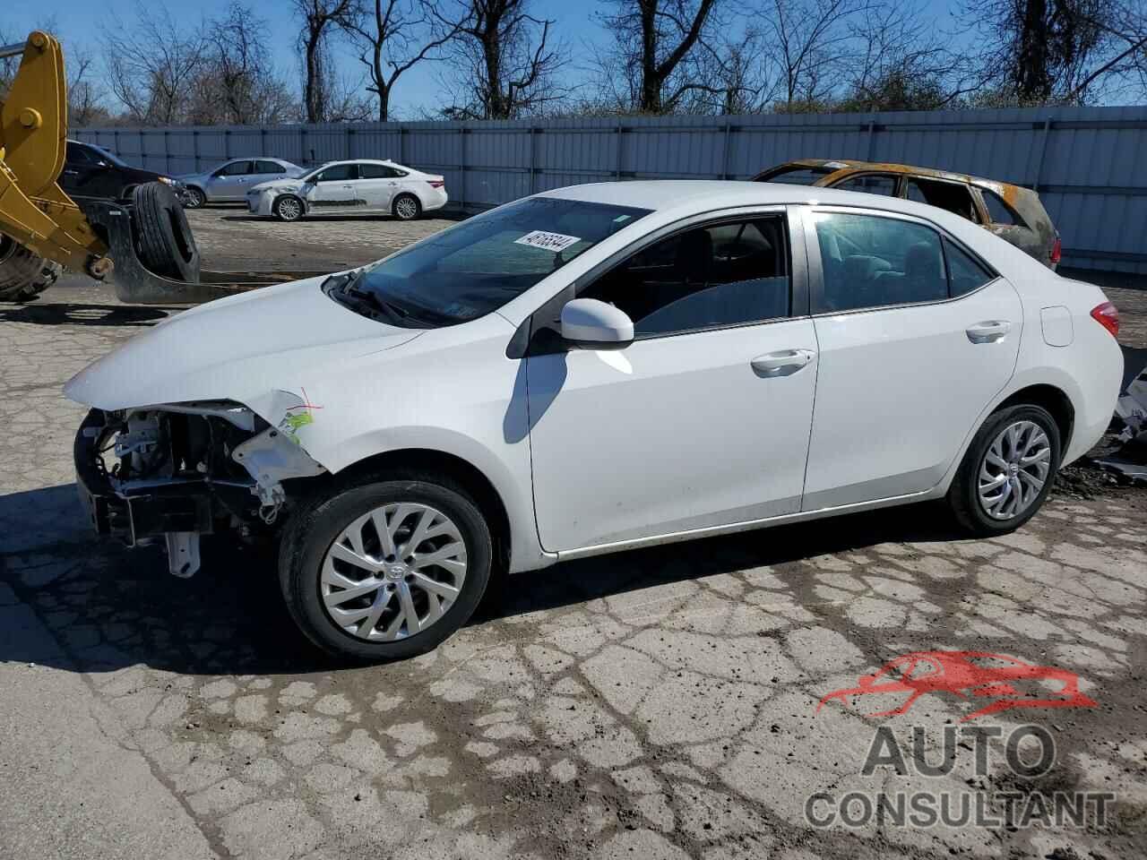 TOYOTA COROLLA 2018 - 5YFBURHE2JP767440