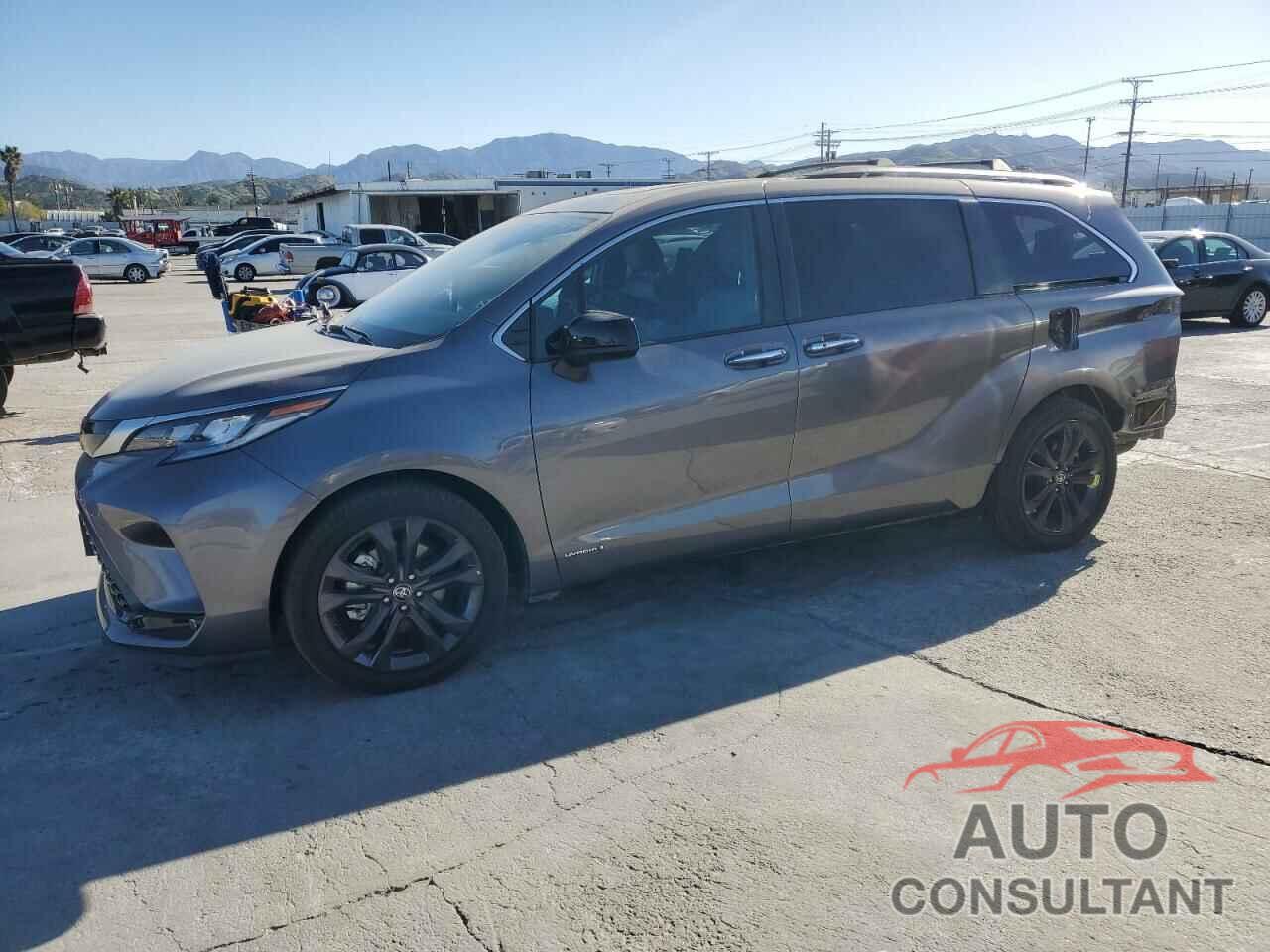 TOYOTA SIENNA 2021 - 5TDDRKEC9MS054874