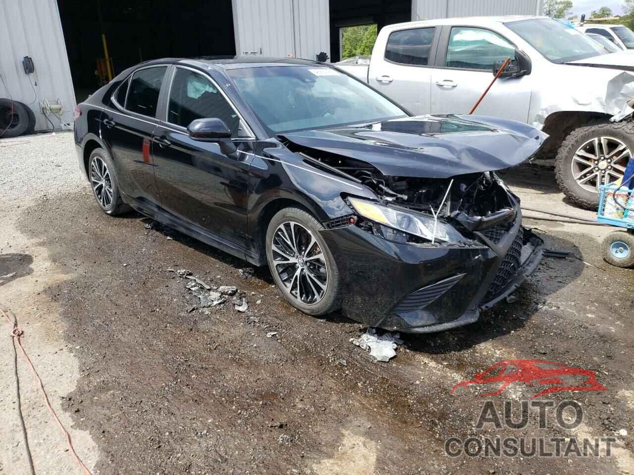 TOYOTA CAMRY 2018 - 4T1B11HK6JU541089