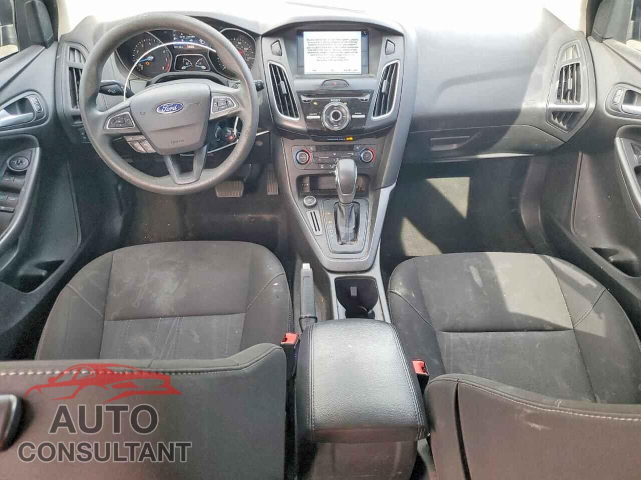 FORD FOCUS 2017 - 1FADP3M21HL255265