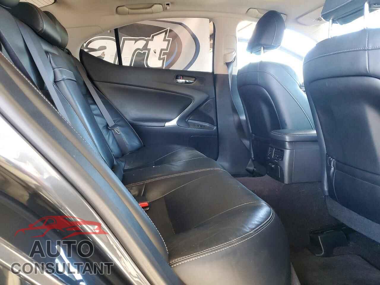 LEXUS IS 2011 - JTHBF5C21B5131220