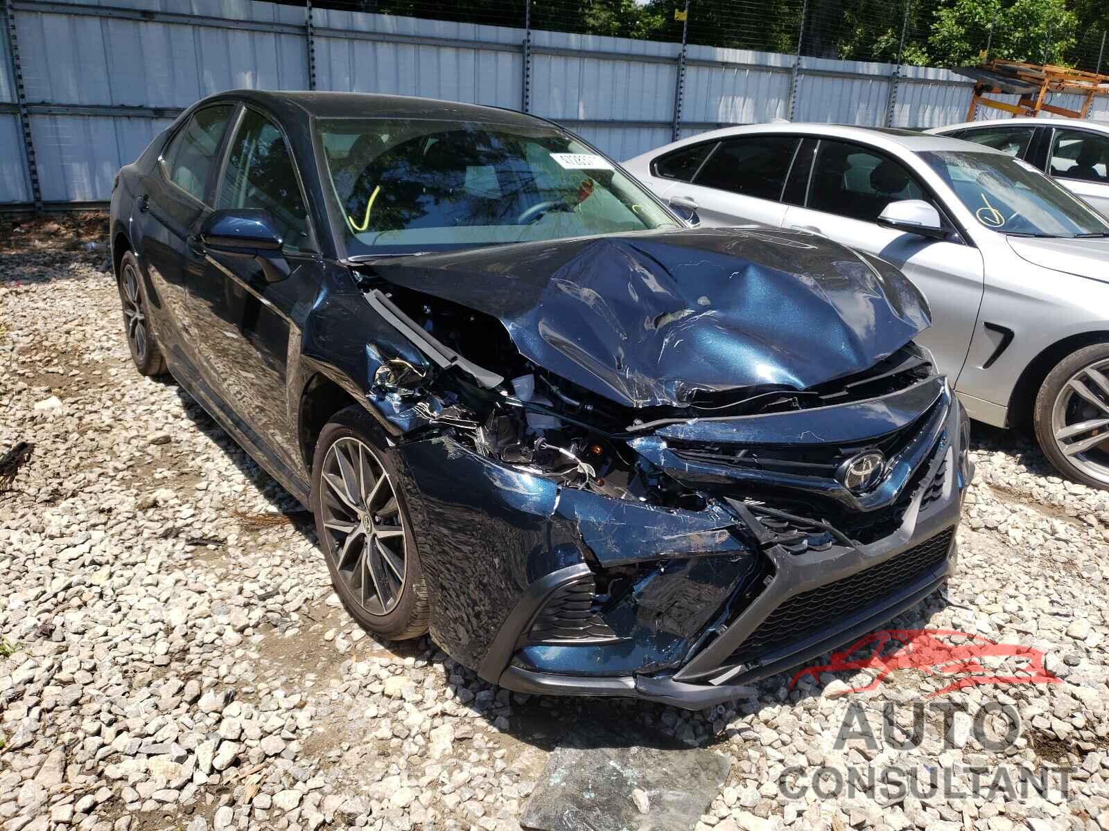 TOYOTA CAMRY 2021 - 4T1G11AK5MU434135