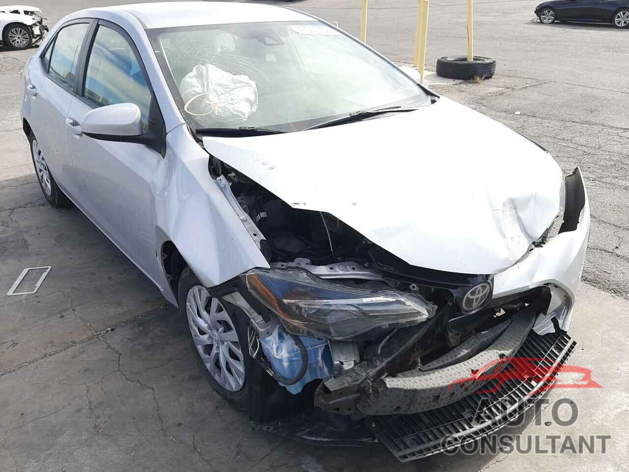 TOYOTA COROLLA 2018 - 5YFBURHEXJP842515