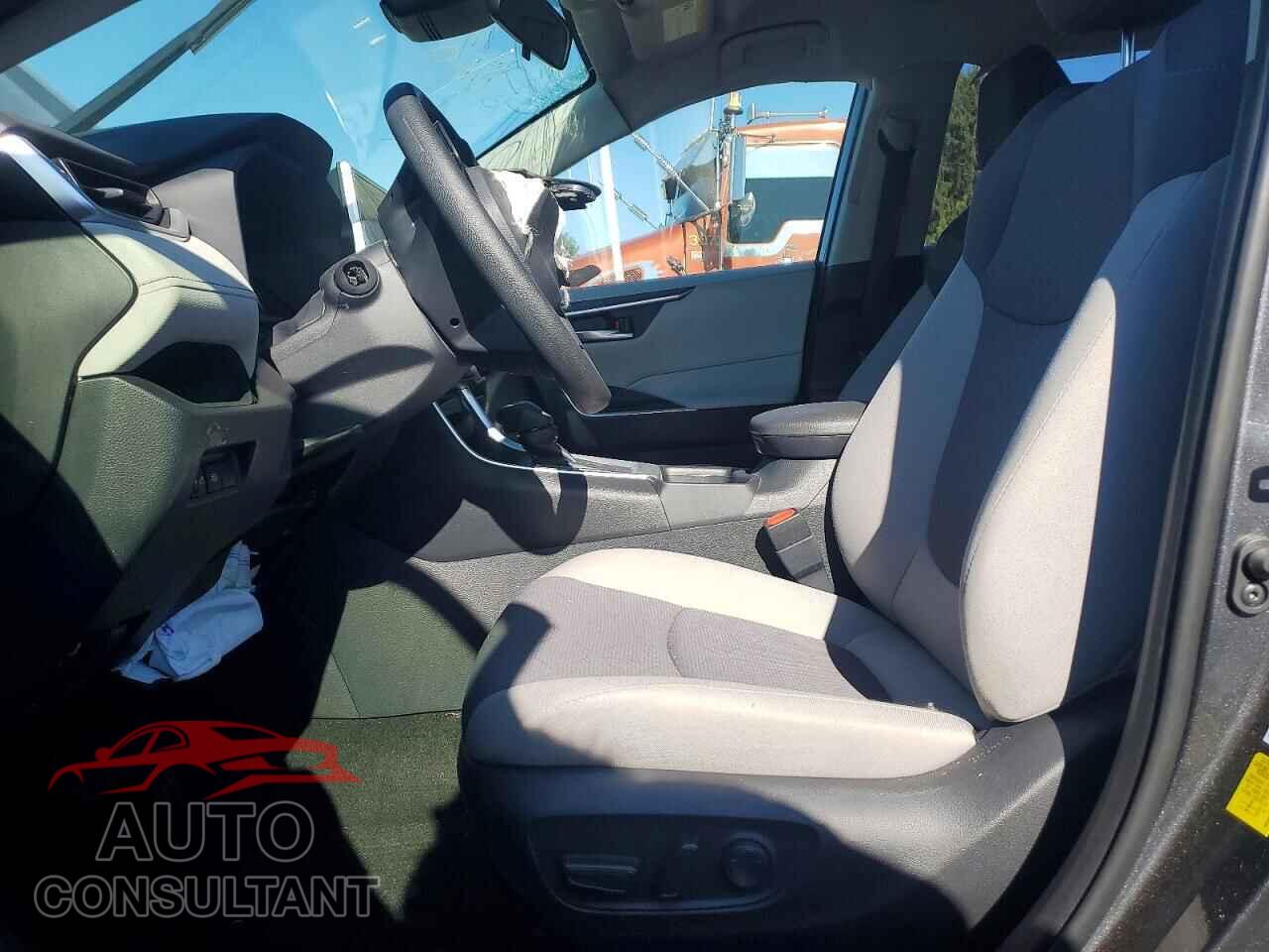 TOYOTA RAV4 2024 - JTMP1RFVXRD110062
