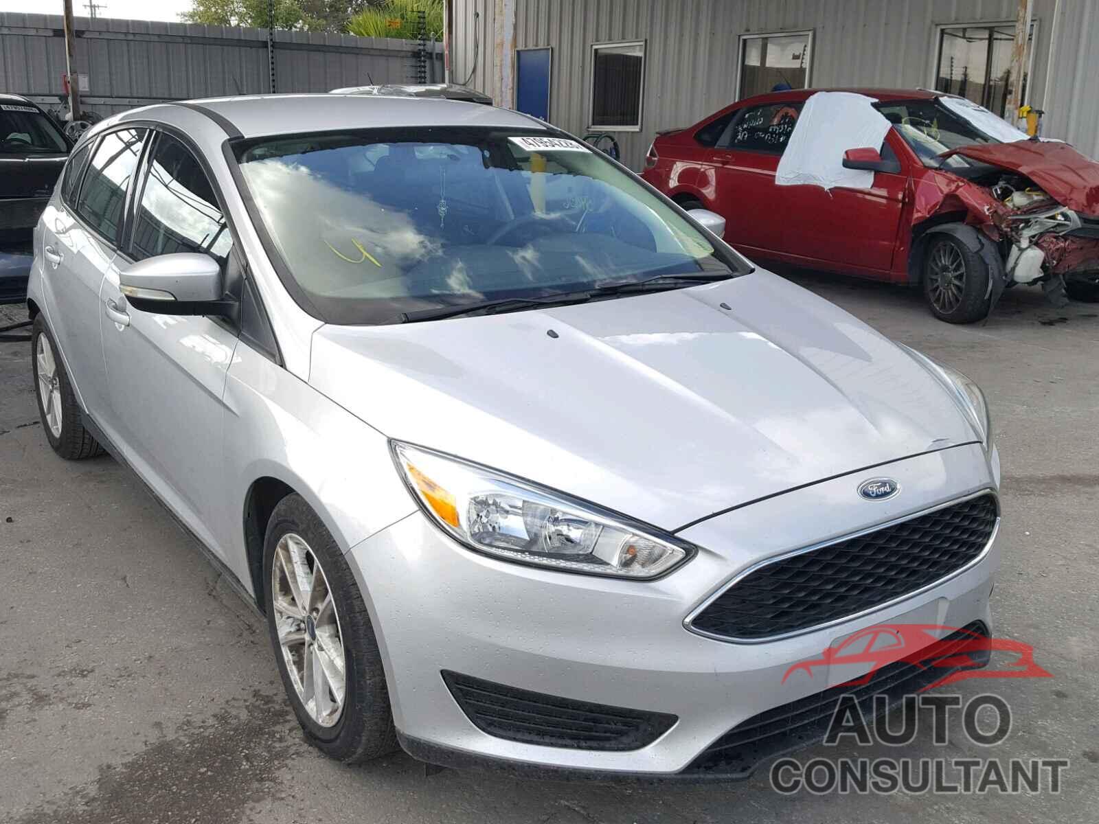 FORD FOCUS 2015 - 1FADP3K23FL223353
