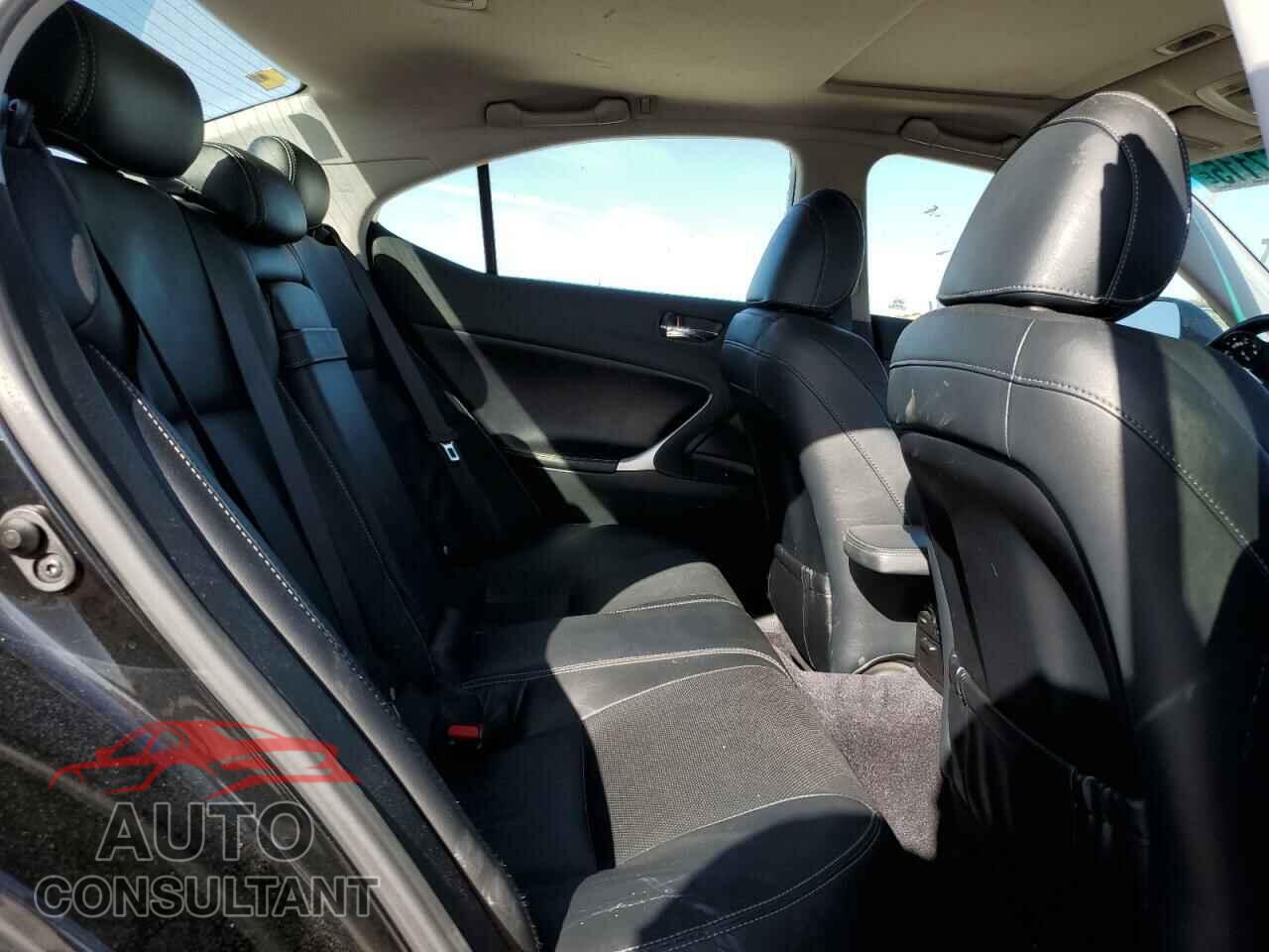 LEXUS IS 2011 - JTHCF5C25B5046420