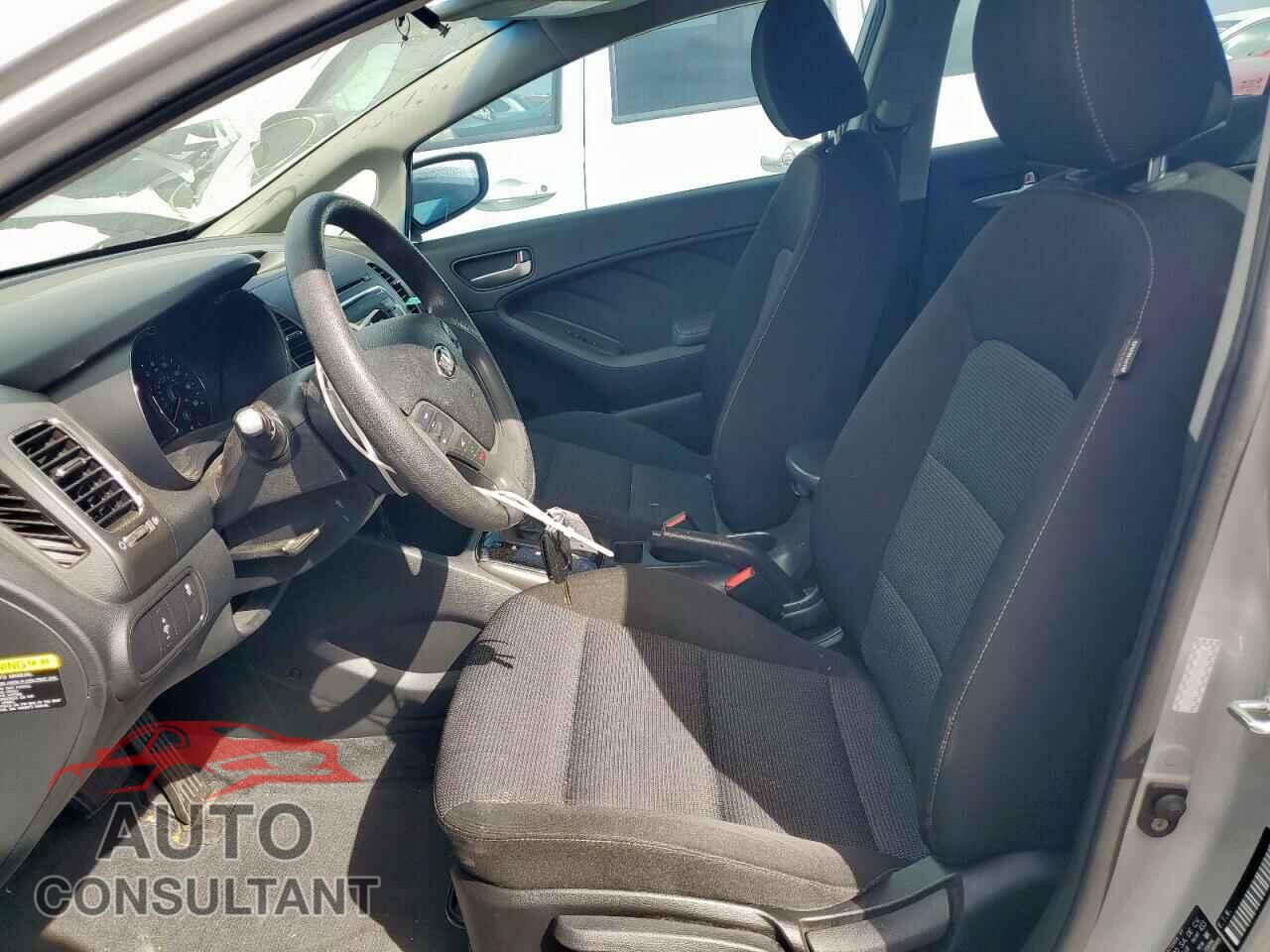 KIA FORTE 2017 - 3KPFK4A73HE016526