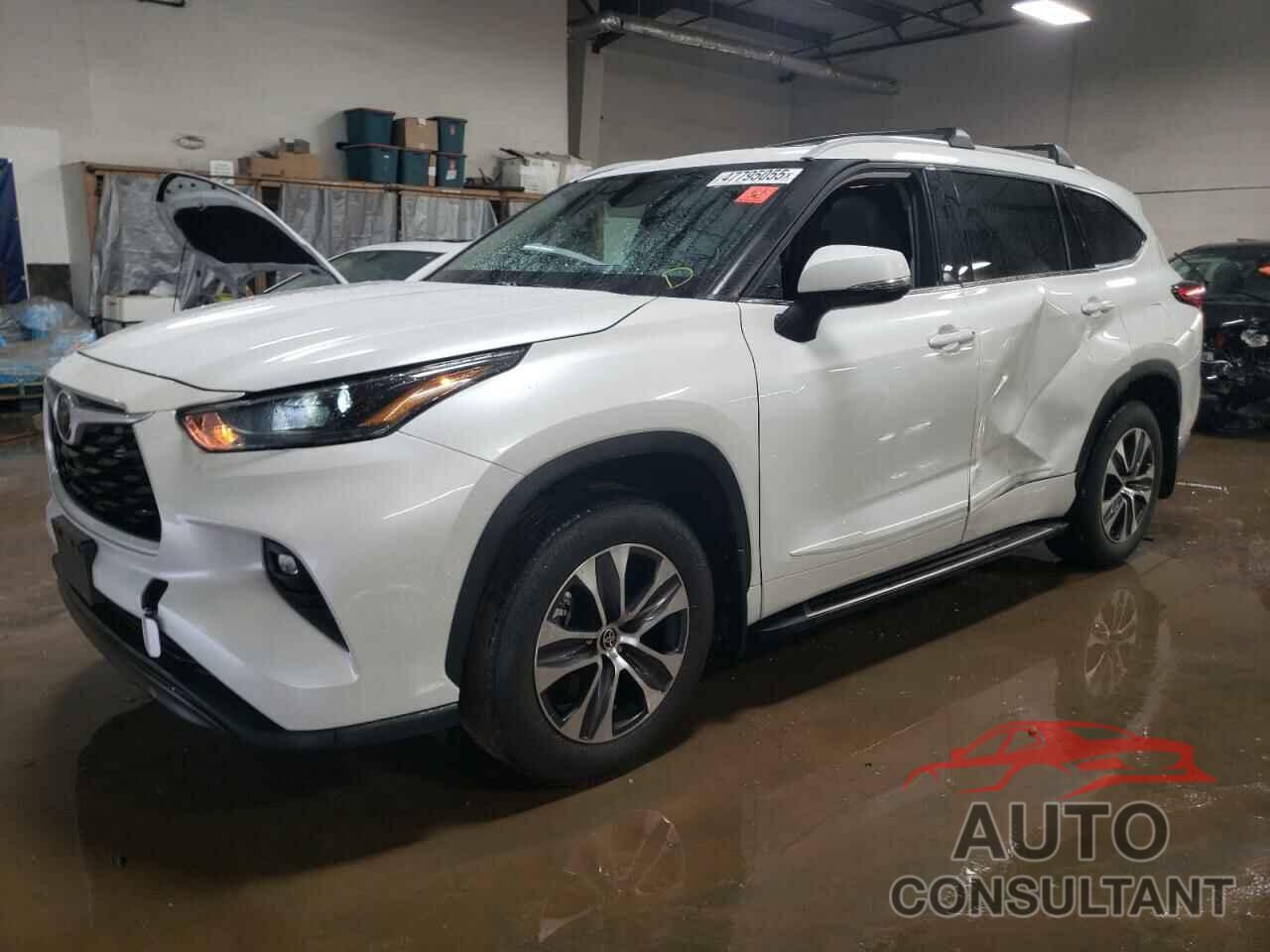 TOYOTA HIGHLANDER 2022 - 5TDHZRBH6NS165765