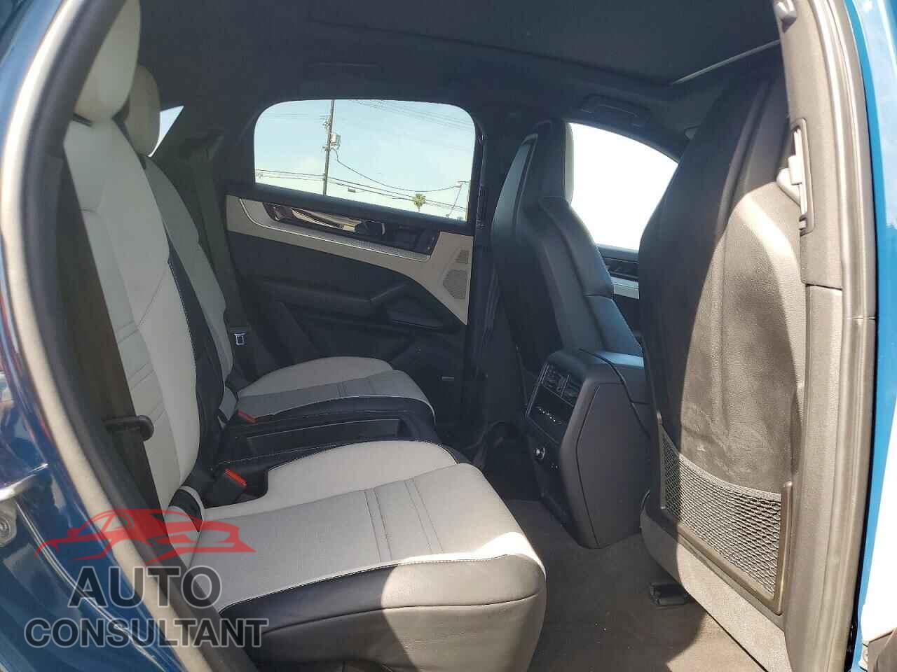 PORSCHE CAYENNE 2024 - WP1BA2AY2RDA49016