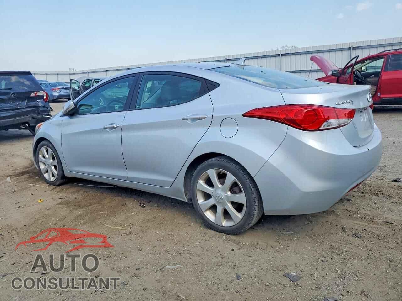 HYUNDAI ELANTRA 2013 - 5NPDH4AE5DH237474