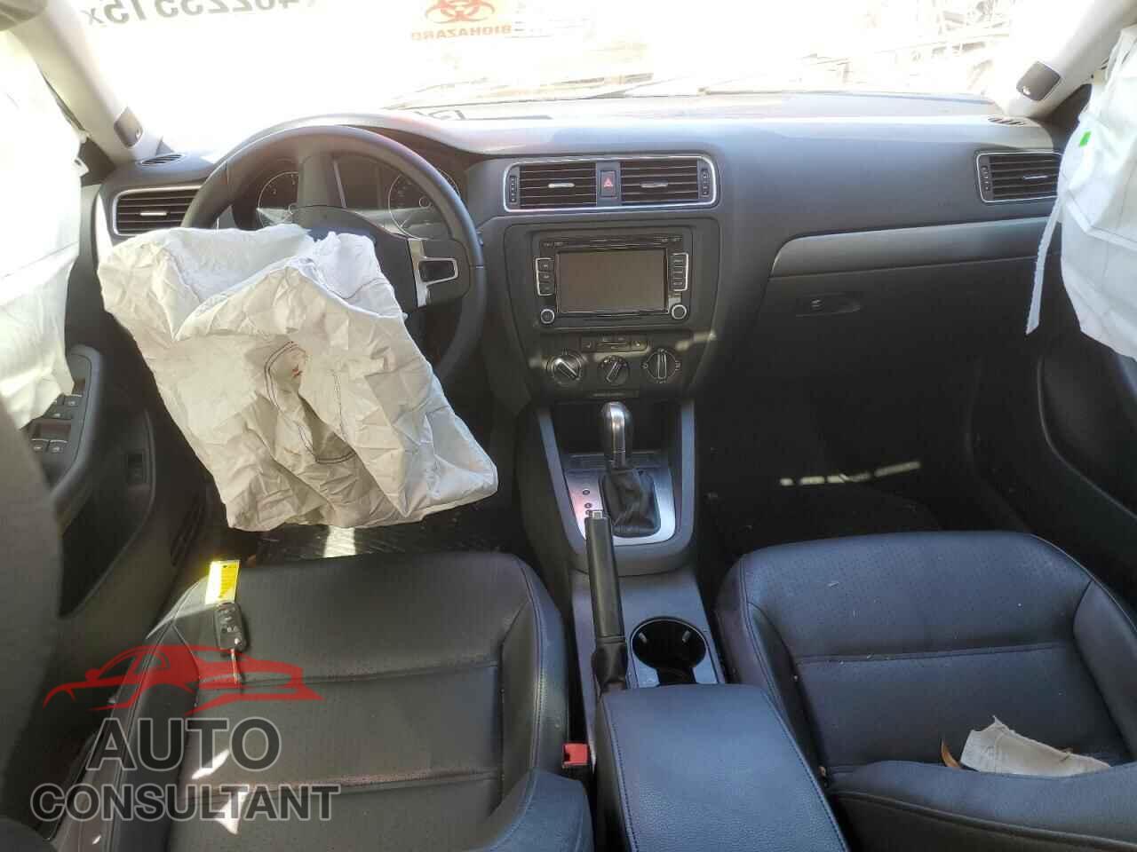 VOLKSWAGEN JETTA 2014 - 3VWLL7AJ3EM435553