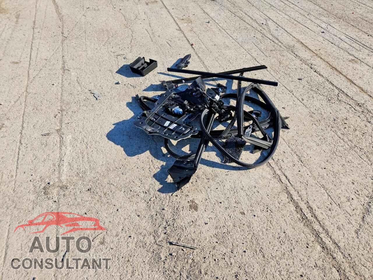 TESLA MODEL 3 2023 - 5YJ3E1EA5PF469621