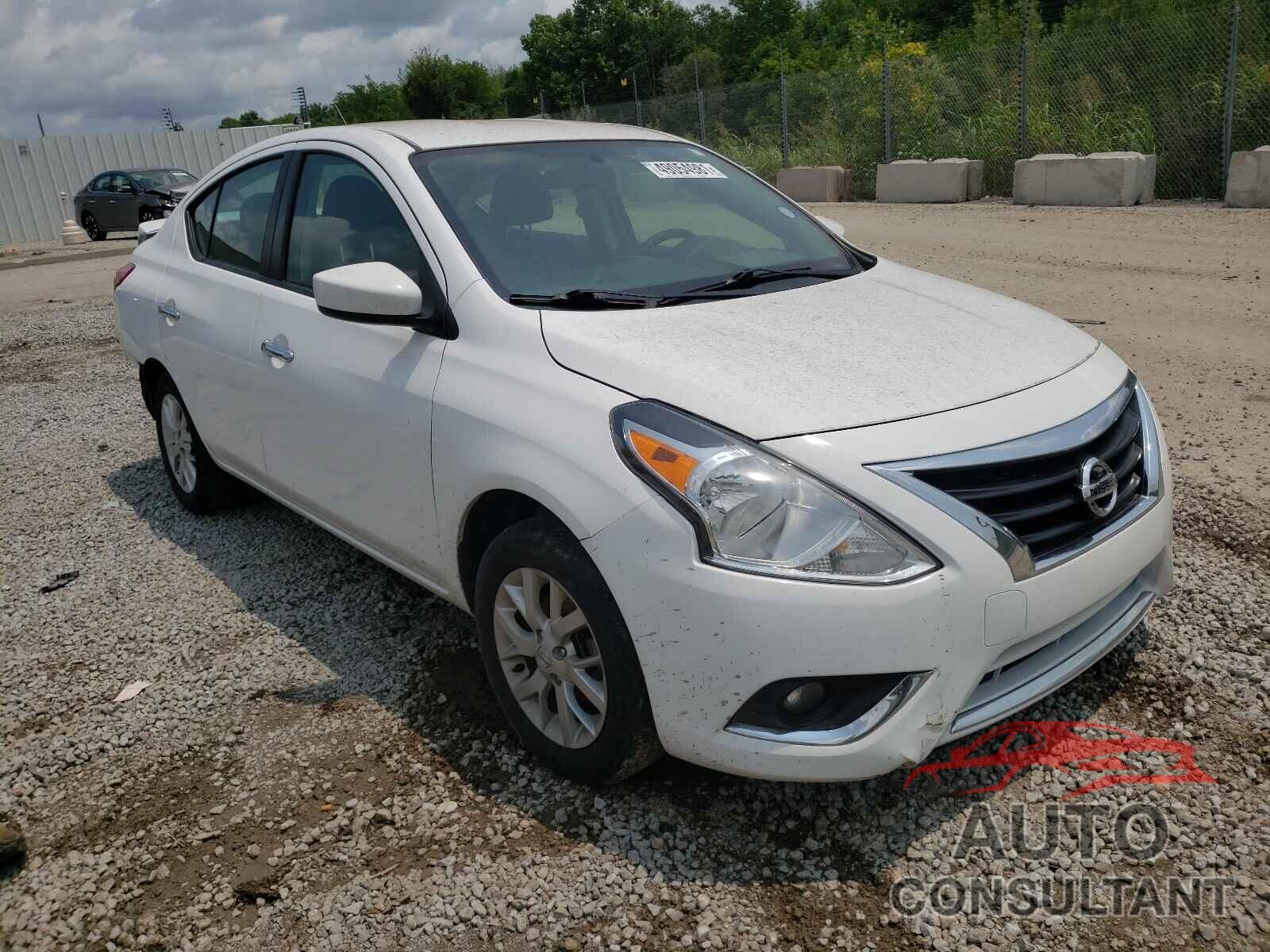 NISSAN VERSA 2018 - 3N1CN7AP2JL875641