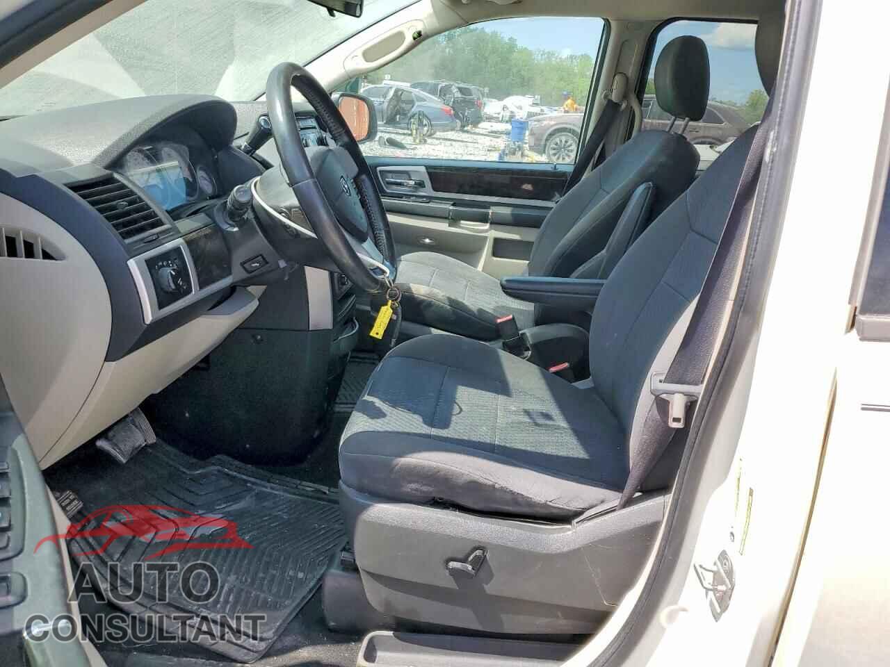 DODGE CARAVAN 2010 - 2D4RN5D18AR211403