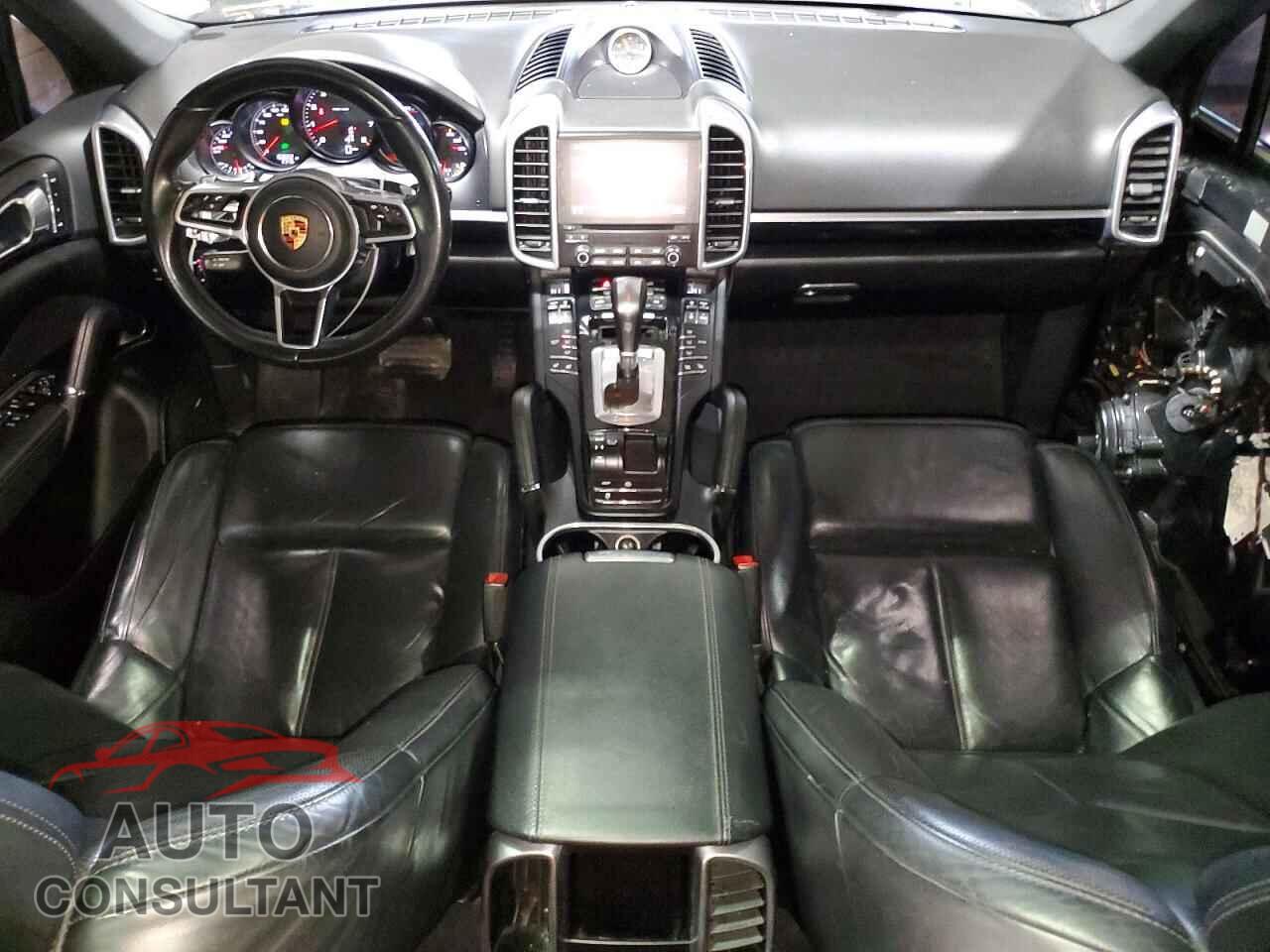PORSCHE CAYENNE 2017 - WP1AA2A21HKA80193