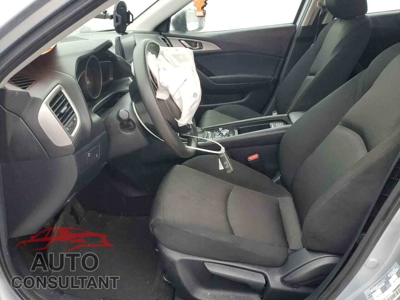 MAZDA 3 2018 - 3MZBN1K77JM236599