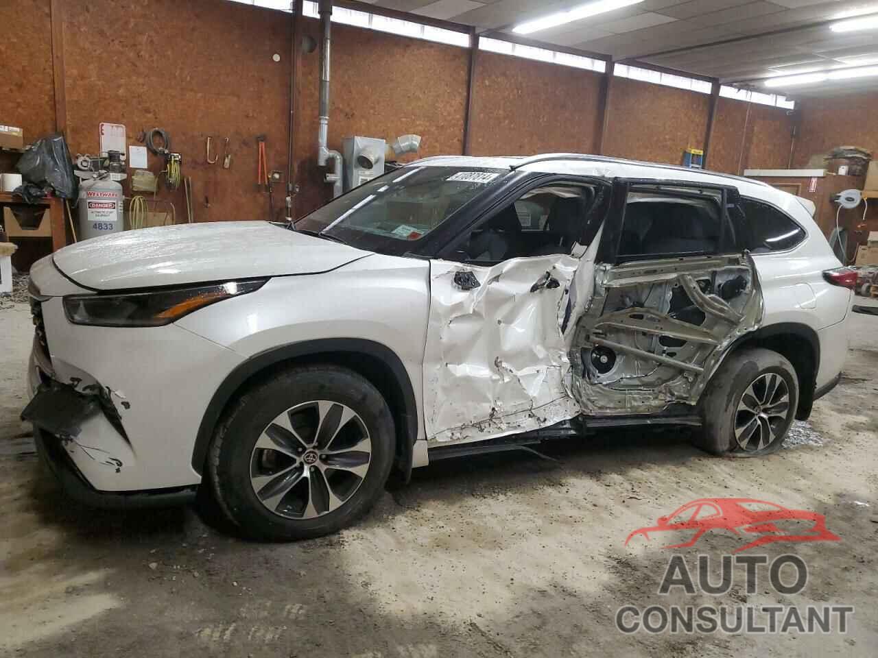 TOYOTA HIGHLANDER 2021 - 5TDGZRBH0MS099045