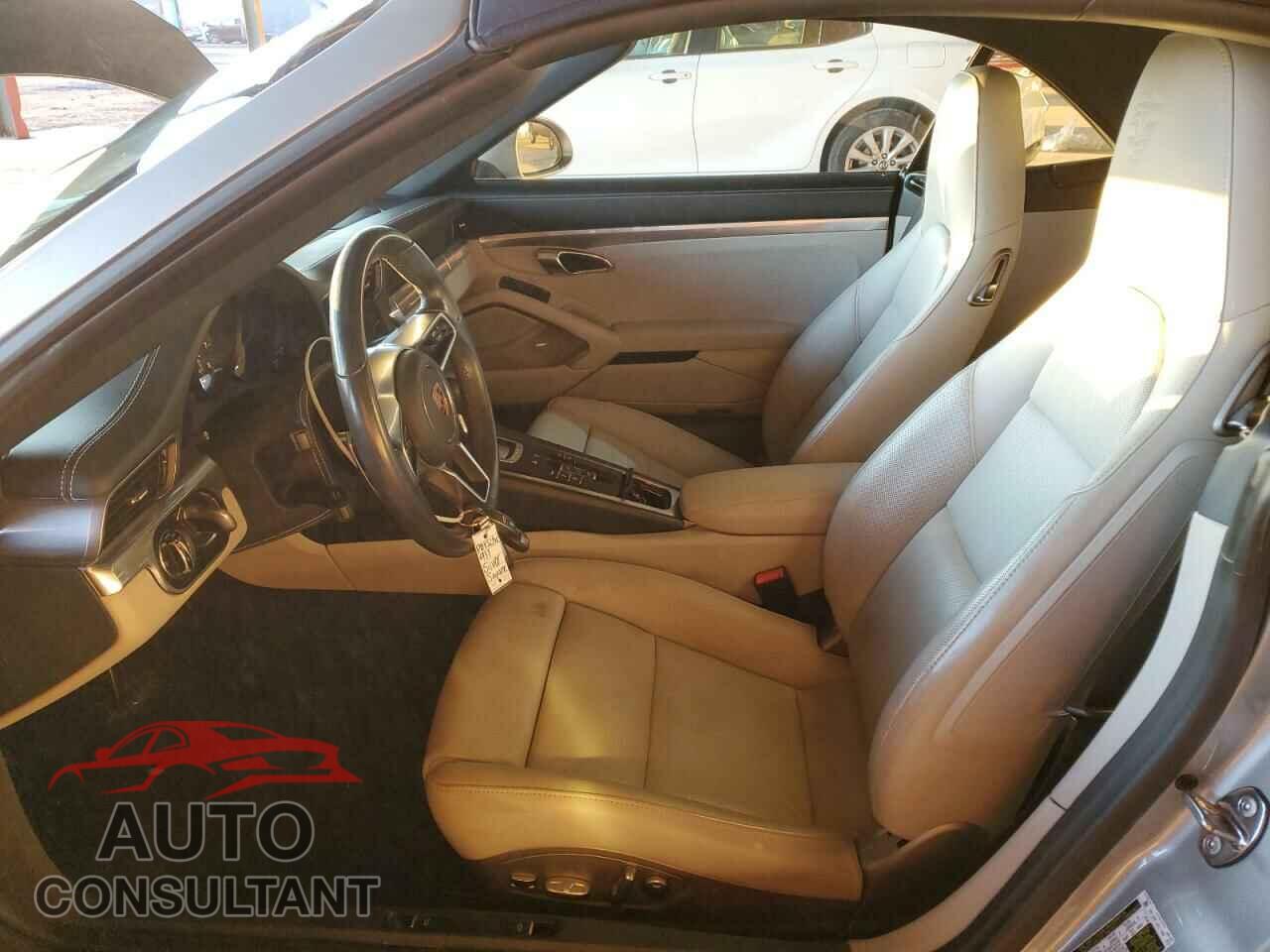 PORSCHE 911 2017 - WP0CA2A98HS142079