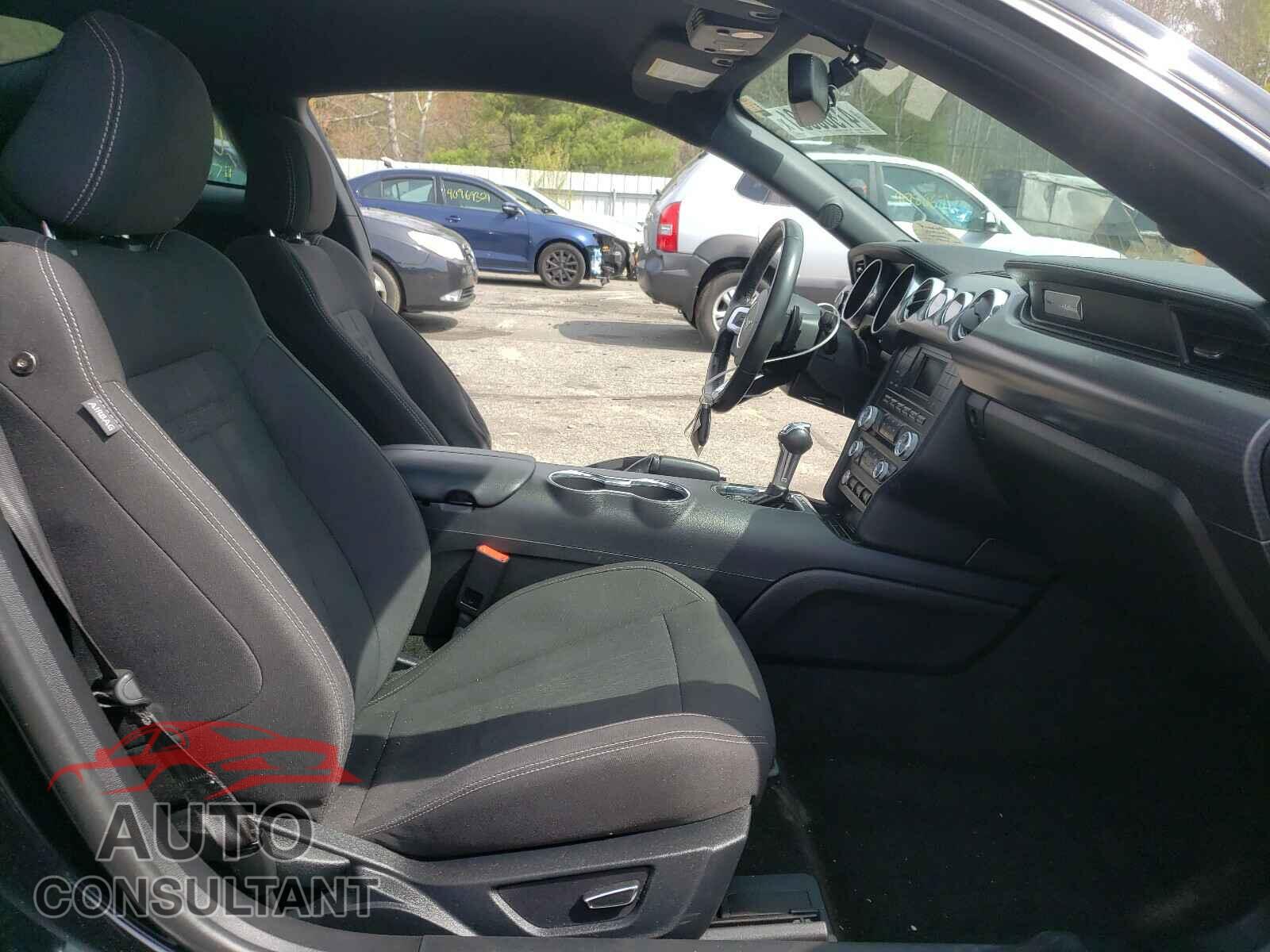 FORD MUSTANG 2018 - 1FA6P8CF5J5112419