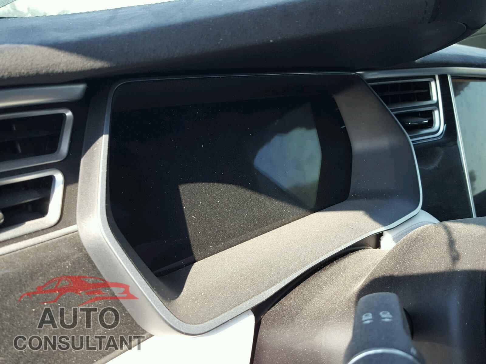 TESLA MODEL X 2016 - 5YJXCAE48GF007961