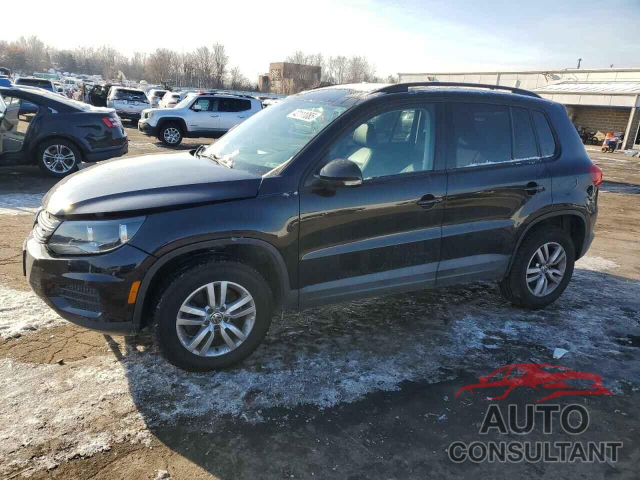 VOLKSWAGEN TIGUAN 2017 - WVGBV7AX2HK009454