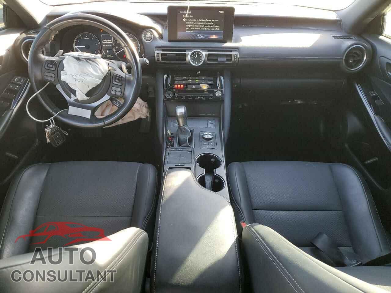 LEXUS IS 2021 - JTHCA1D29M5113500
