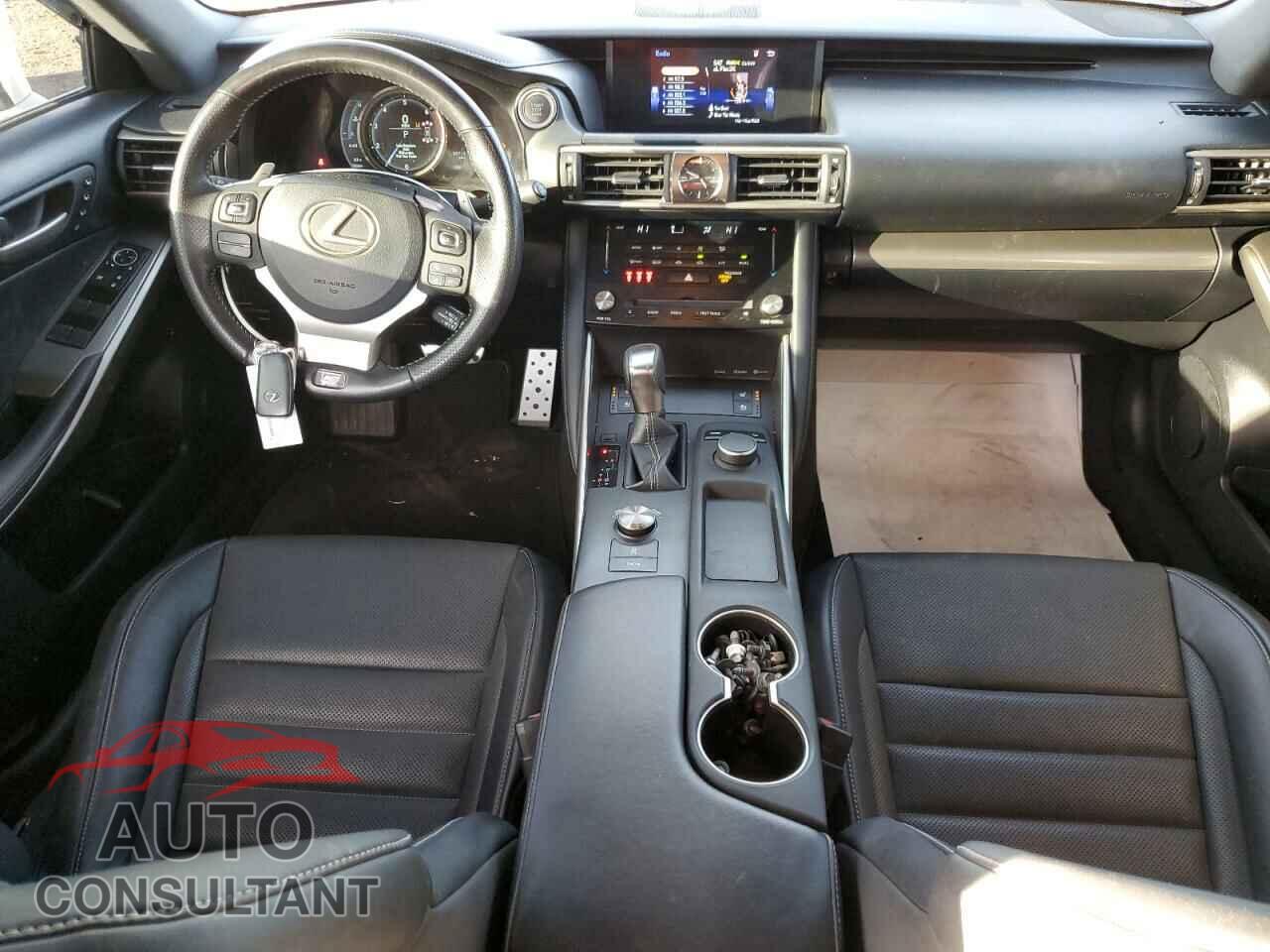 LEXUS IS 2018 - JTHBA1D21J5083576