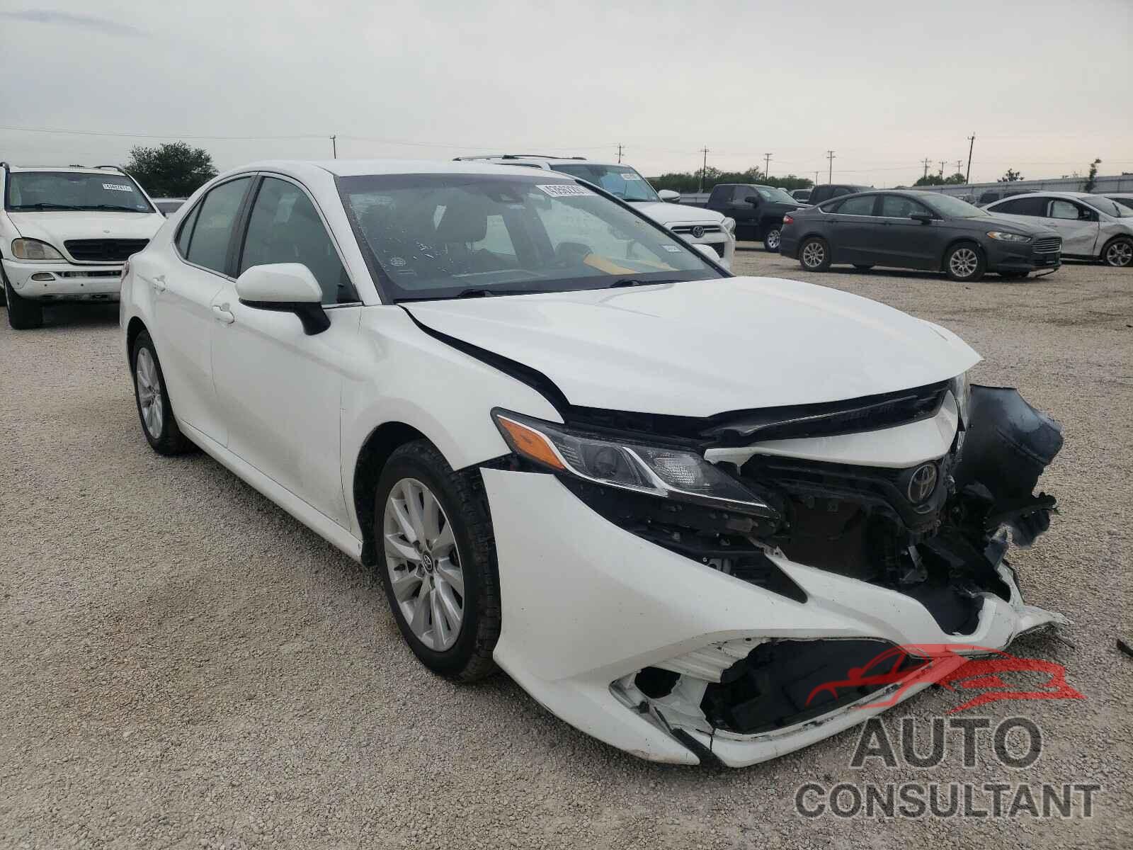 TOYOTA CAMRY 2018 - 4T1B11HK9JU500827