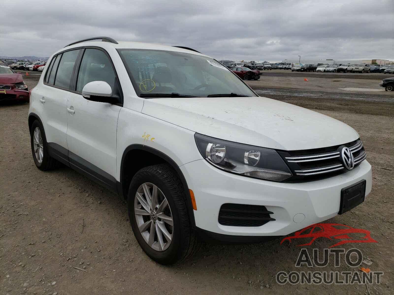 VOLKSWAGEN TIGUAN 2017 - WVGBV7AX6HK044630