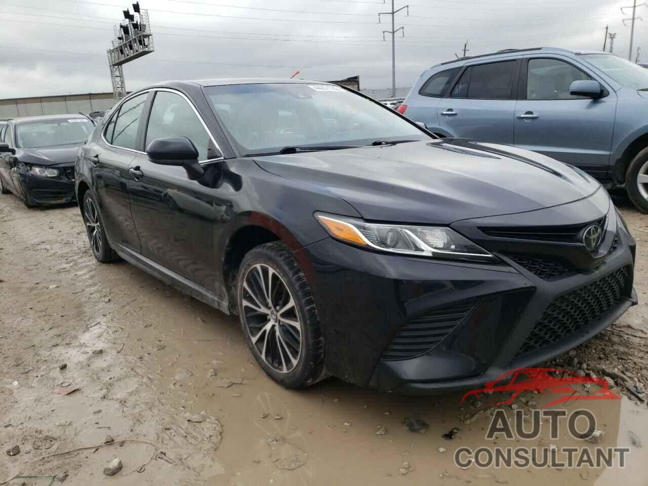 TOYOTA CAMRY 2018 - 4T1B11HK8JU587927