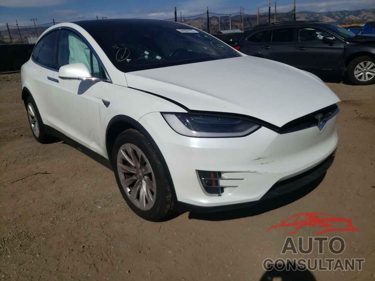 TESLA MODEL X 2018 - 5YJXCAE25JF091551