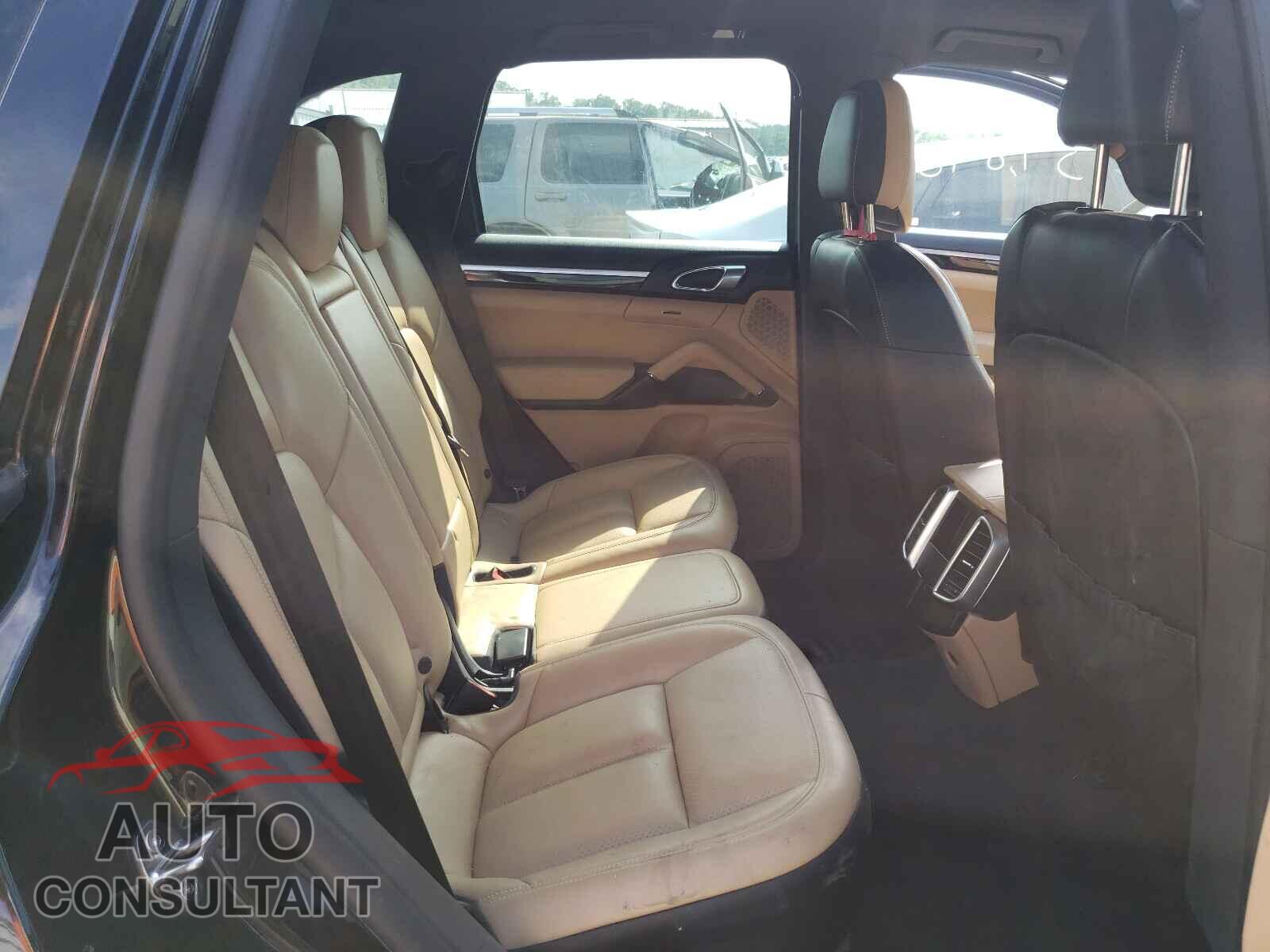 PORSCHE CAYENNE 2017 - WP1AE2A26HLA73013