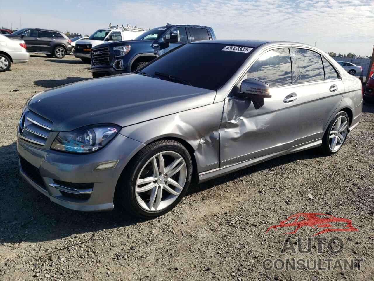 MERCEDES-BENZ C-CLASS 2013 - WDDGF4HB1DG096802