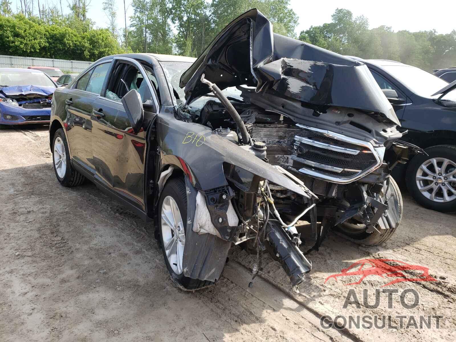 FORD TAURUS 2018 - 1FAHP2E85JG101042