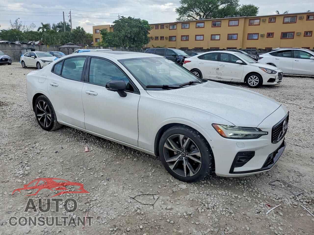 VOLVO S60 2024 - 7JRL12FL6RG310344