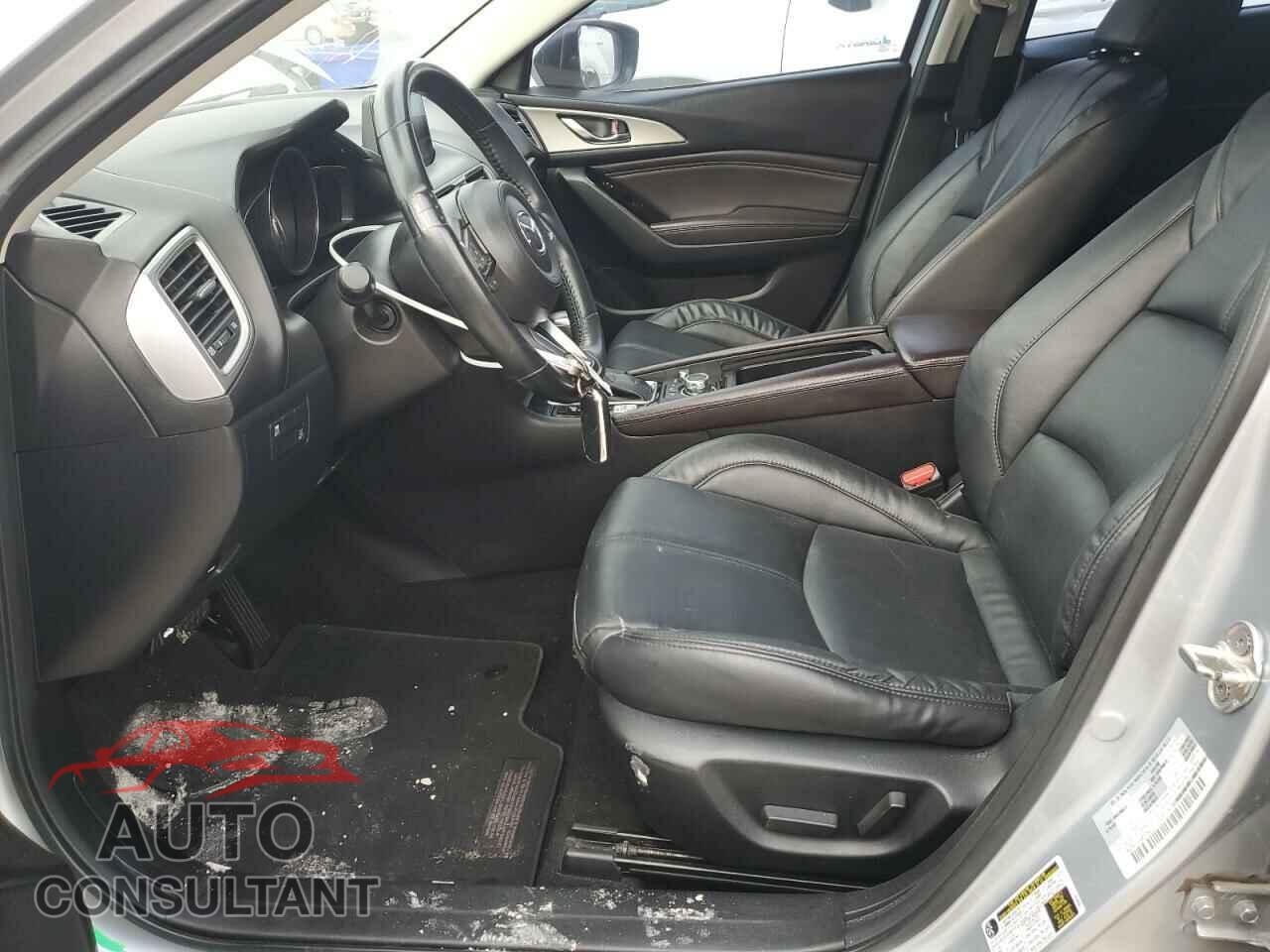 MAZDA 3 2017 - 3MZBN1V74HM105037