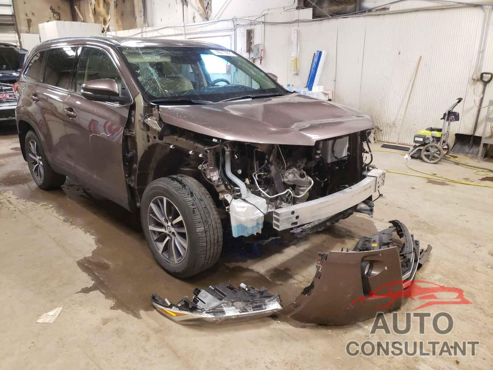TOYOTA HIGHLANDER 2019 - 5TDJZRFH1KS949780