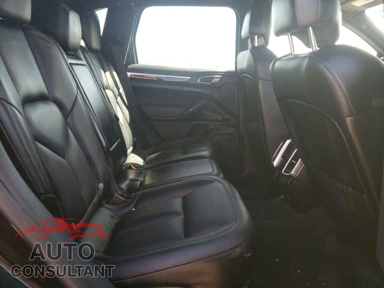 PORSCHE CAYENNE 2017 - WP1AA2A24HKA86361