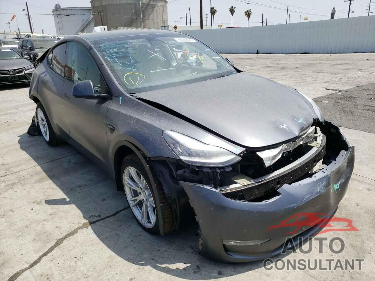 TESLA MODEL Y 2021 - 5YJYGDEE2MF304559